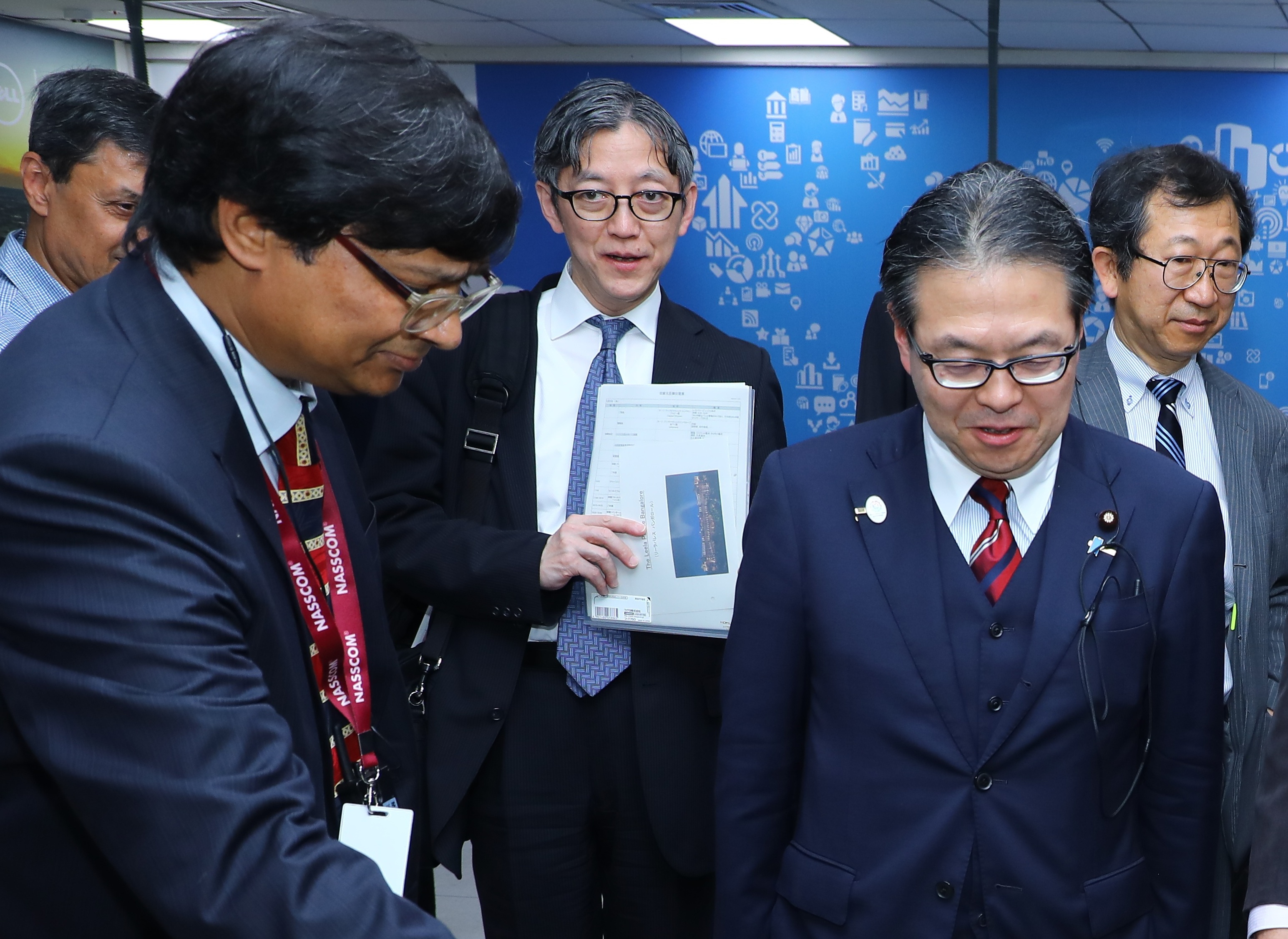 Mr. Hiroshige Sekō, Minister, METI, Japan